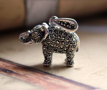 Handmade 925 Silver Hollow Out Elephant Pendant With Marcasite
